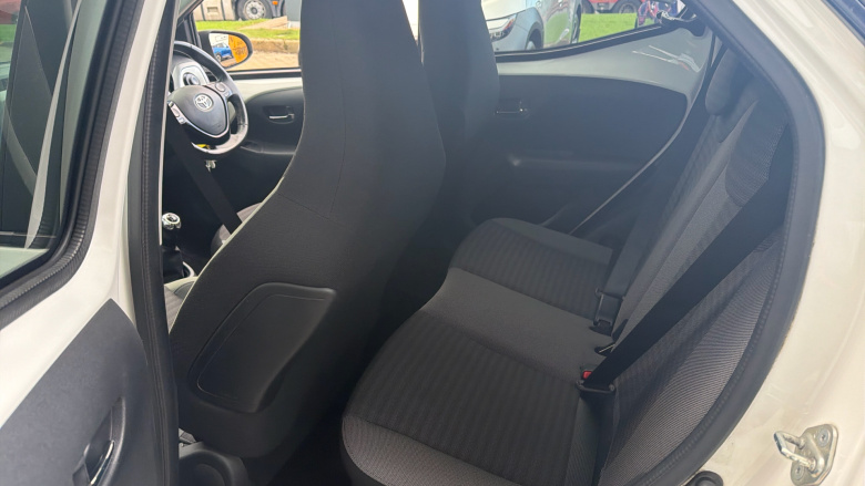 Toyota Aygo 1.0 VVT-i X-Trend 5dr Petrol Hatchback